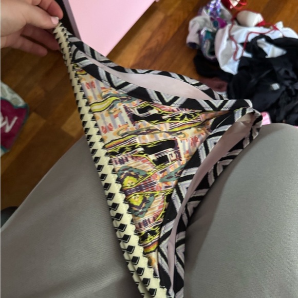 Colorful Geometric Bikini bottoms - Picture 3 of 4